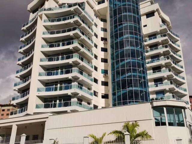 Venta en Av las Américas - Mérida